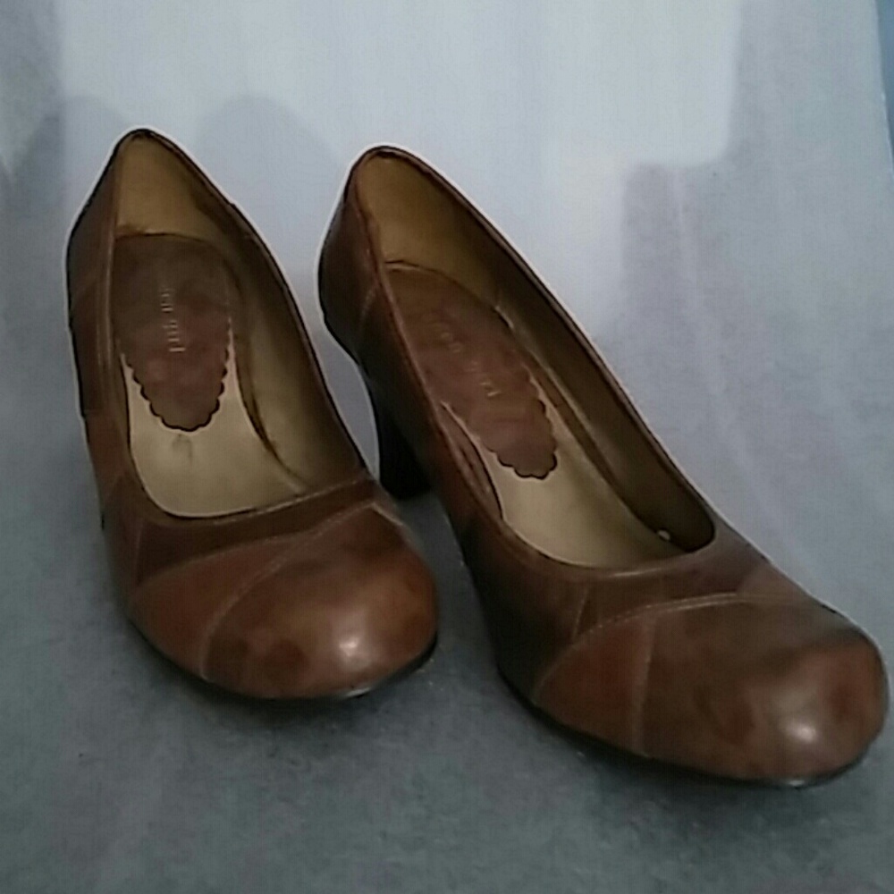 Dress shoes (Excellent Condition)